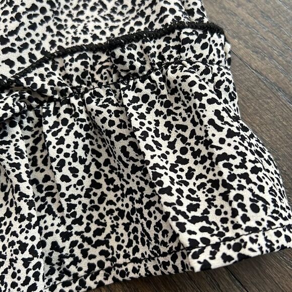 SIENNA Sky Puff Sleeve Deep V-back Printed Poly Chiffon Ruffle Hem Mini Dress - Picture 4 of 7